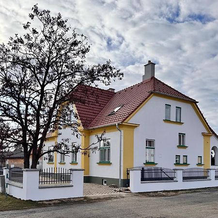 Ubytovani U Holoubka Villa Pasohlavky Exterior photo